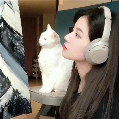 在巨人中间 海报